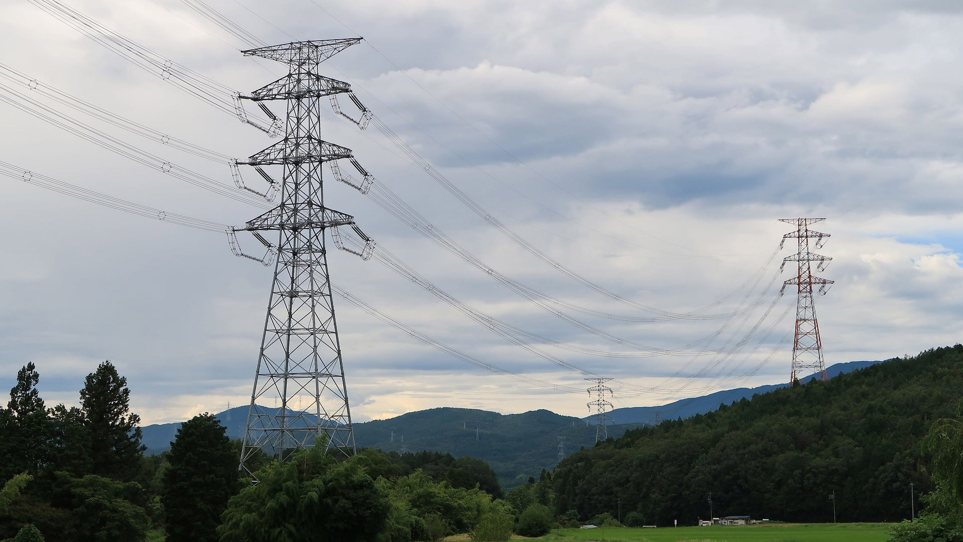 写真）送電線